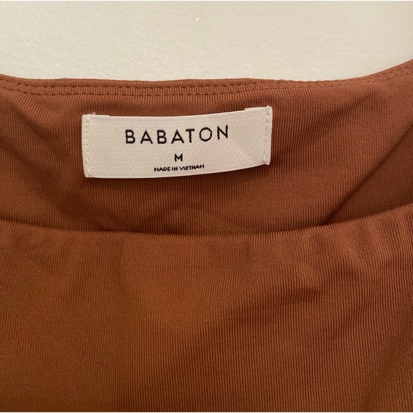 ARITZIA BABATON Contour Scoopneck Bodysuit in size Medium - Picture 2 of 4